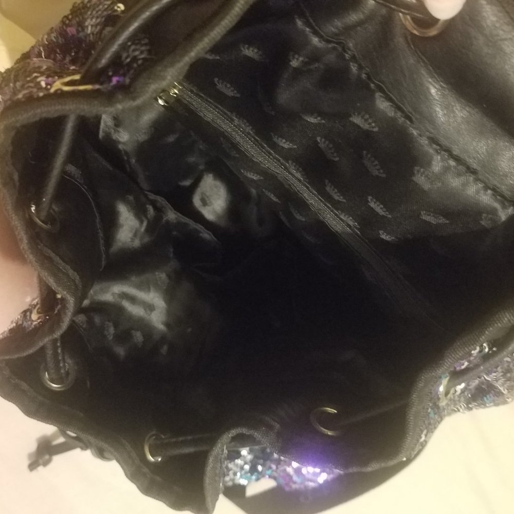 backpack - Picture 2 of 3